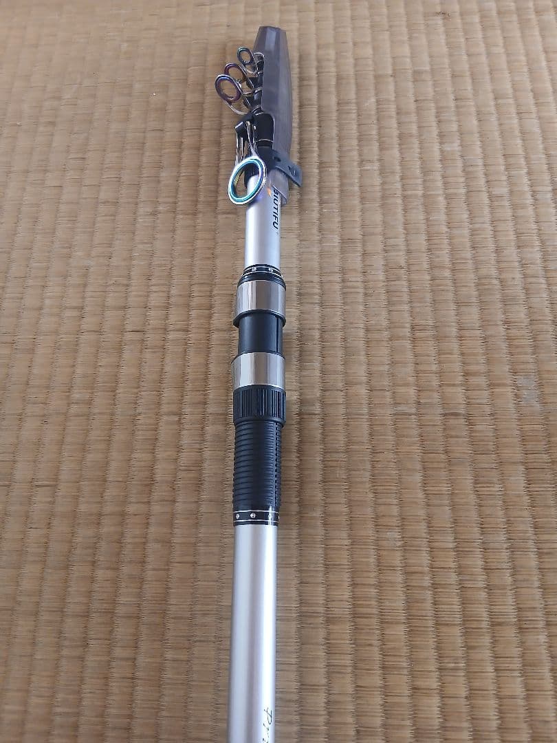 新品未使用　投げ竿　中古リールセット