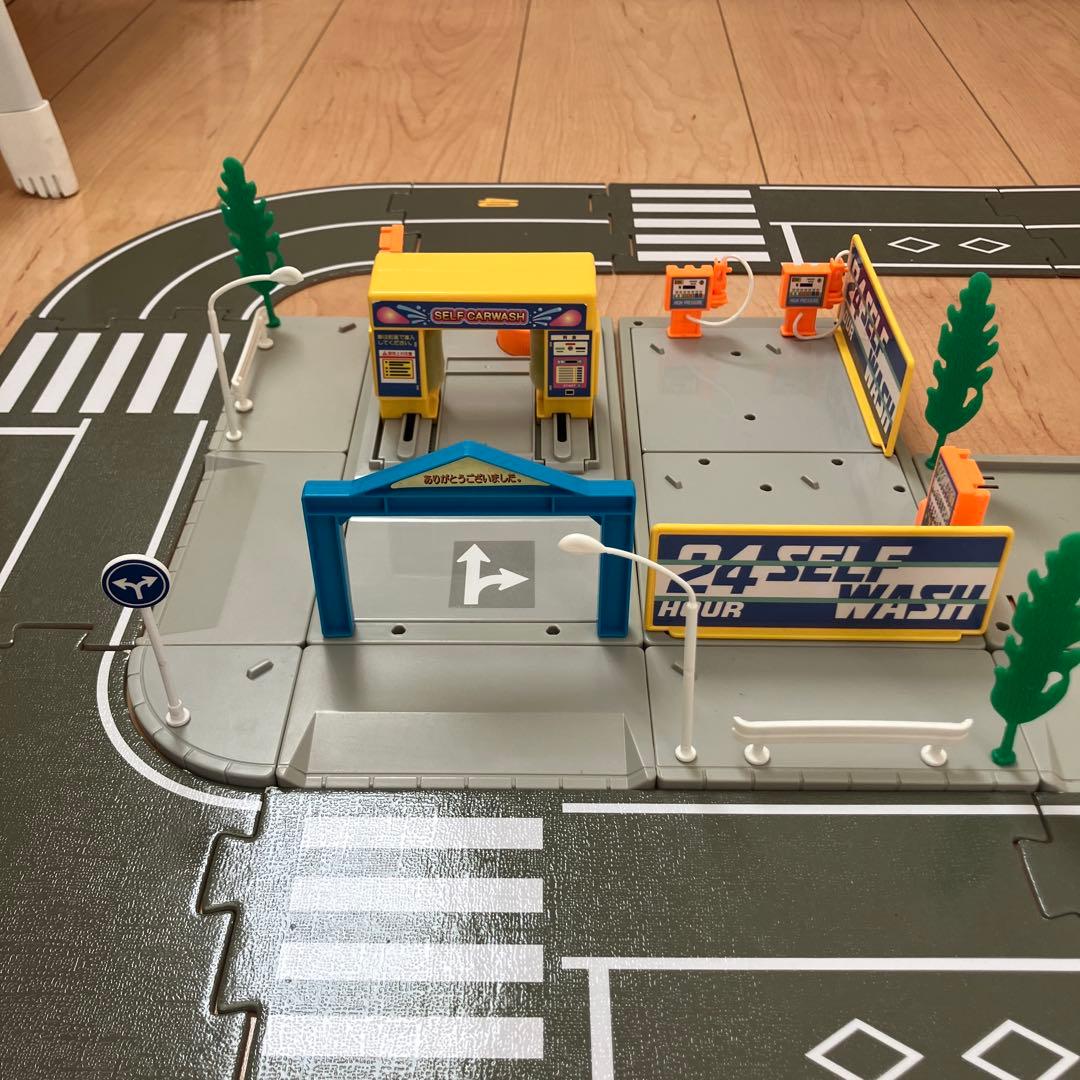 トミカタウン 洗車場 交番 駐車場 信号機×2 歩道橋 つながる道路