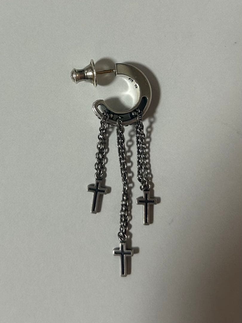 JUSTIN DAVIS DANGLING CROSS ピアス