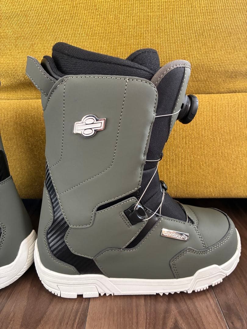 【美品】DIVISION スノーボードブーツ レディース　BOAタイプ　24㎝
