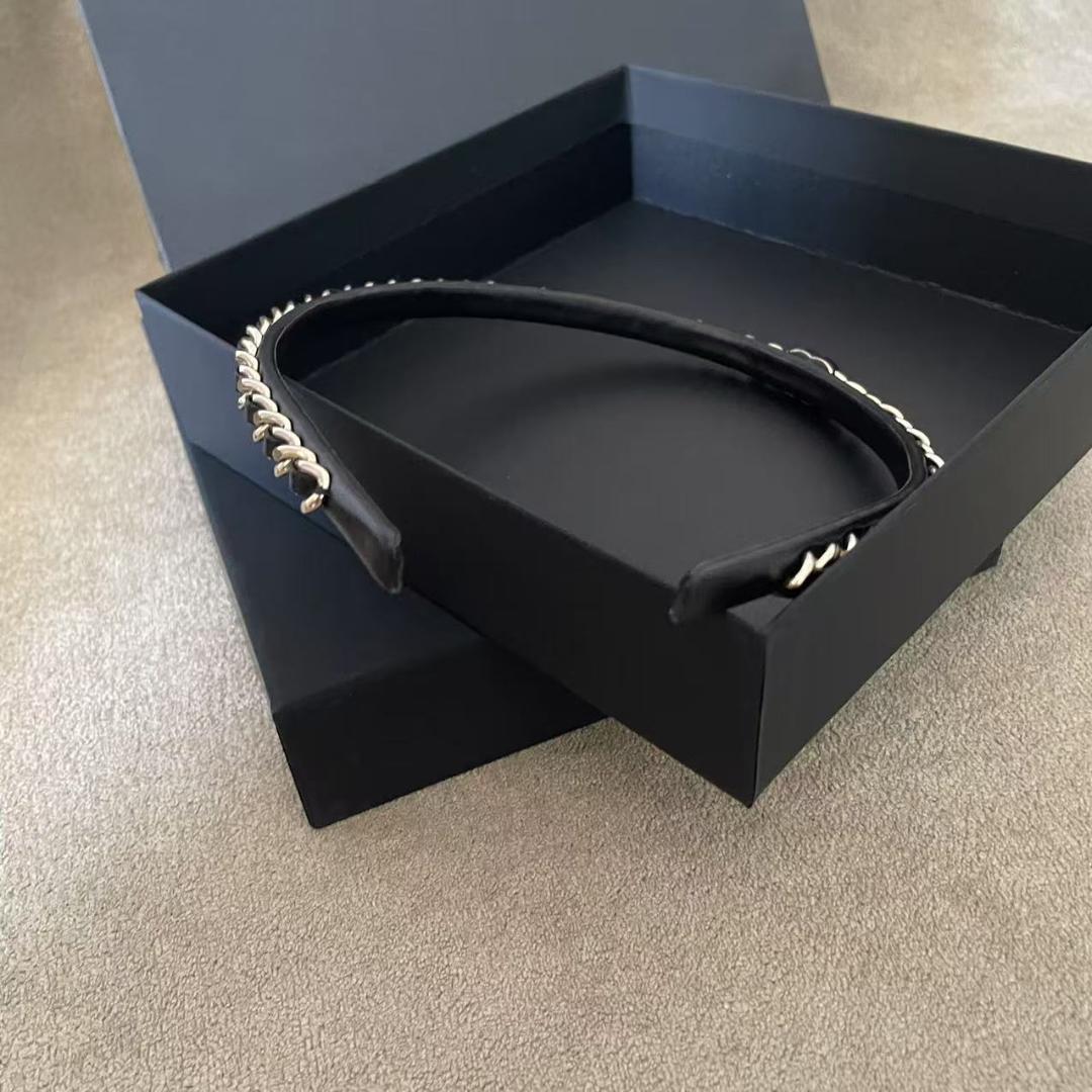 チェーンデザイン ヘアバンド ブラックゴールド