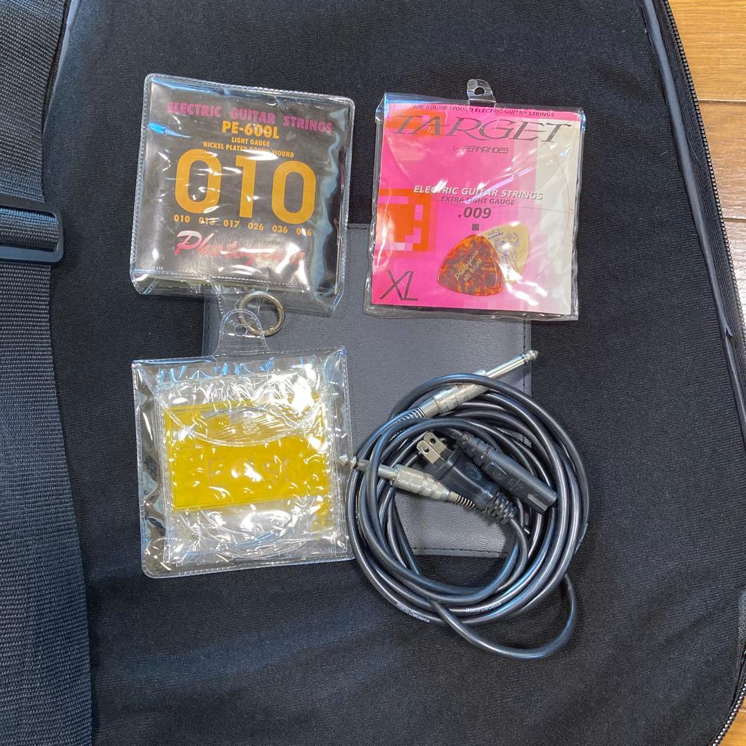 Mavis エレキギター ホワイト ギターケース付き