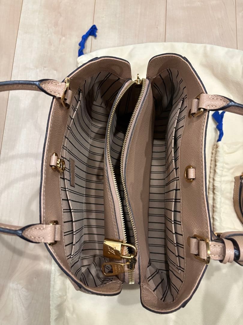 LOUIS VUITTON モンテーニュ