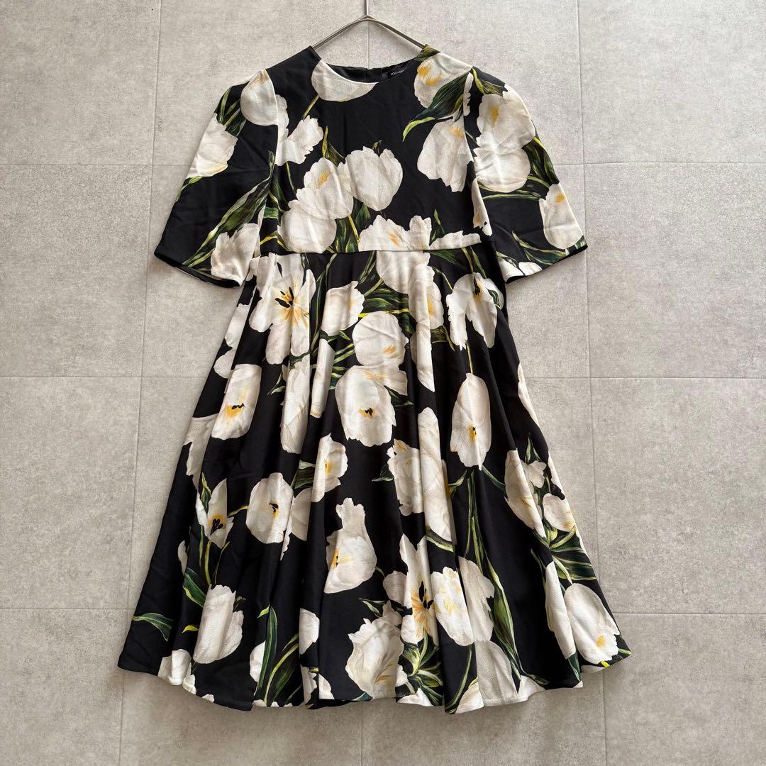 ドルチェ&ガッバーナ　ワンピース　花柄　フワラー　黒　半袖　フレア