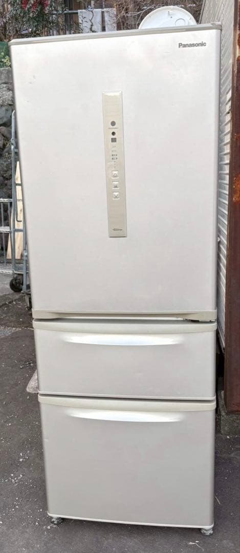 無料配送エリア有　Panasonic 冷蔵庫　NR-C32FM-N 2017年製