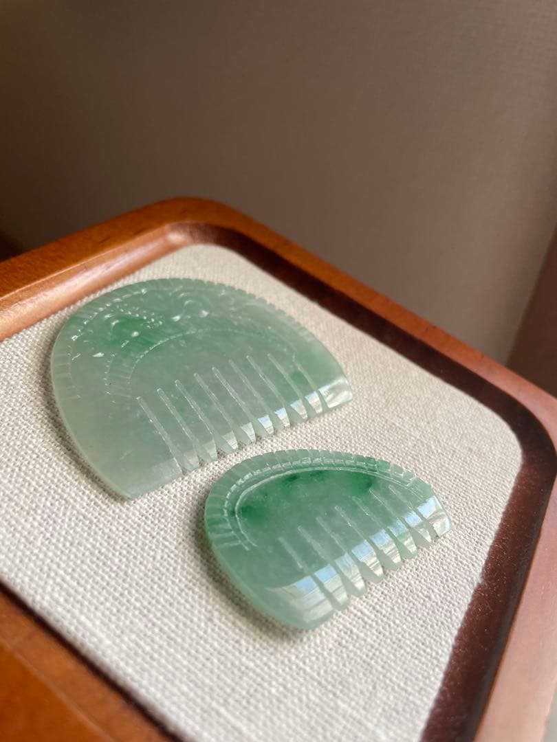 ミャンマー本翡翠 櫛 くし 彫刻 ヒスイくし