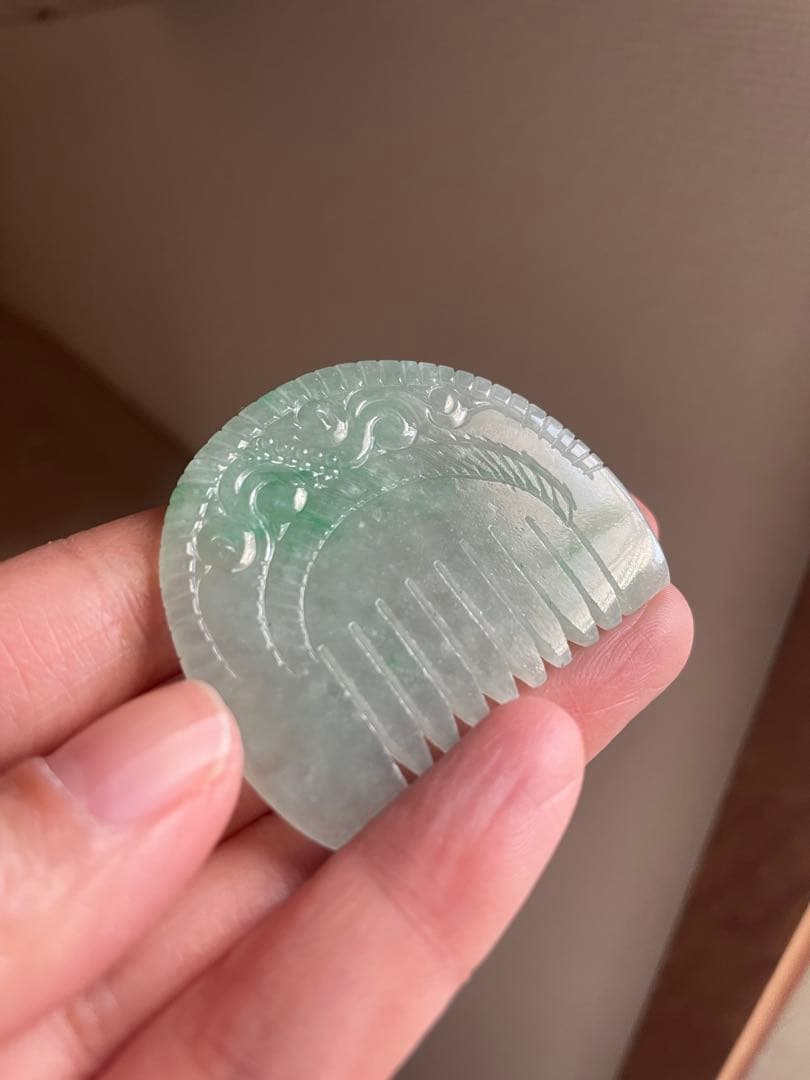 ミャンマー本翡翠 櫛 くし 彫刻 ヒスイくし