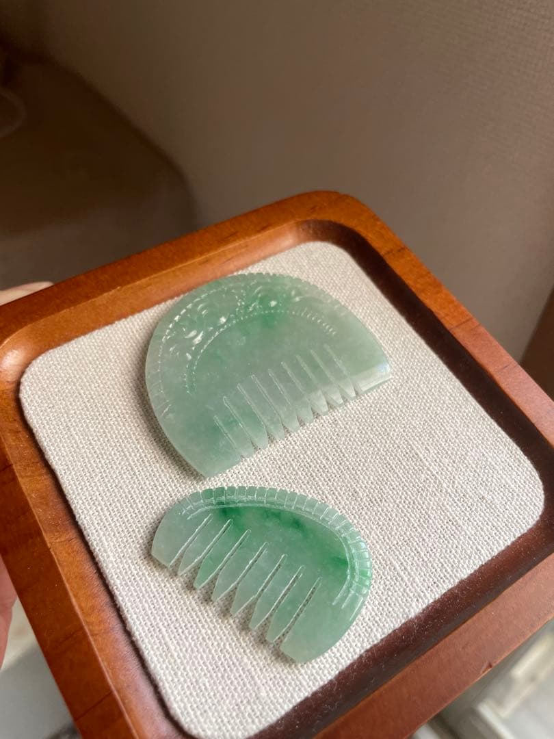 ミャンマー本翡翠 櫛 くし 彫刻 ヒスイくし