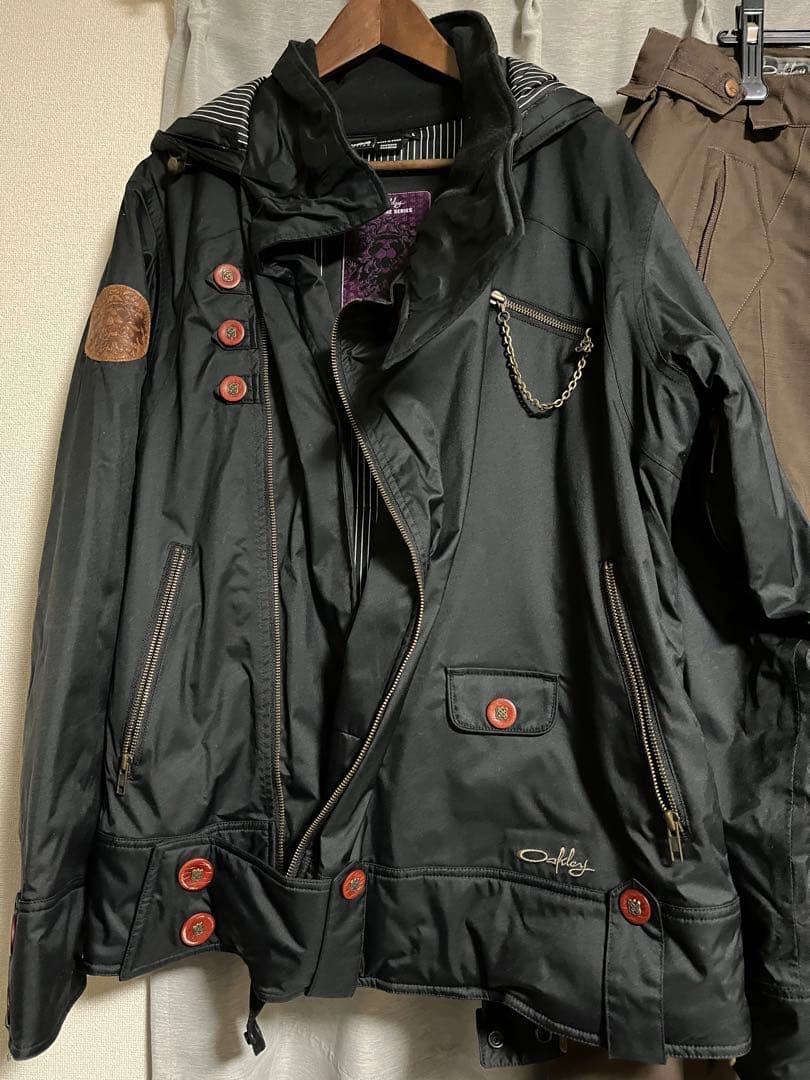 Oakley スノーボードウェア ジャケットとパンツセット