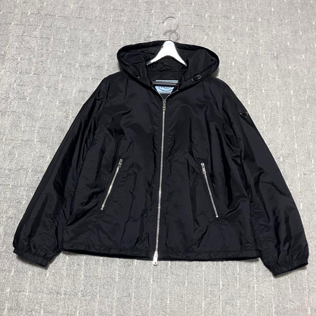美品！プラダ［トライアングルロゴ］ナイロン　パーカー　ブラック　サイズ40