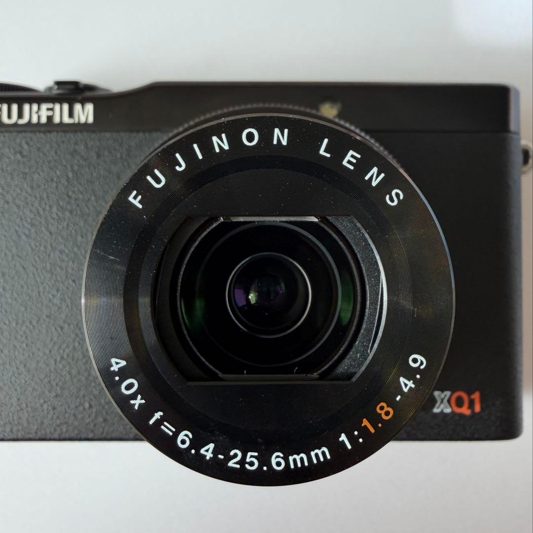 Fujifilm XQ1 コンパクトデジタルカメラ ブラック