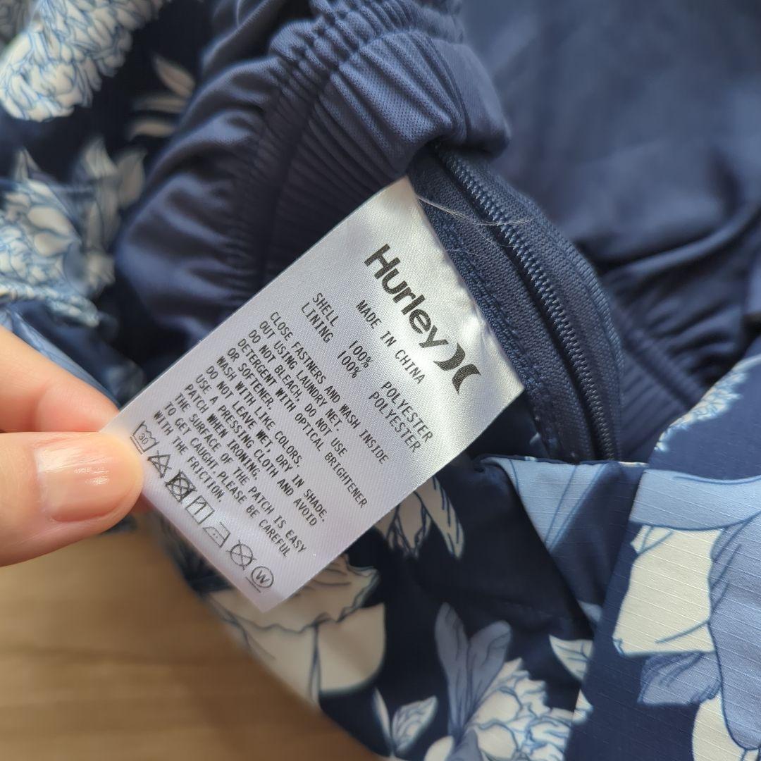 Hurley　水陸両用パンツセットアップ（ネイビー花柄）