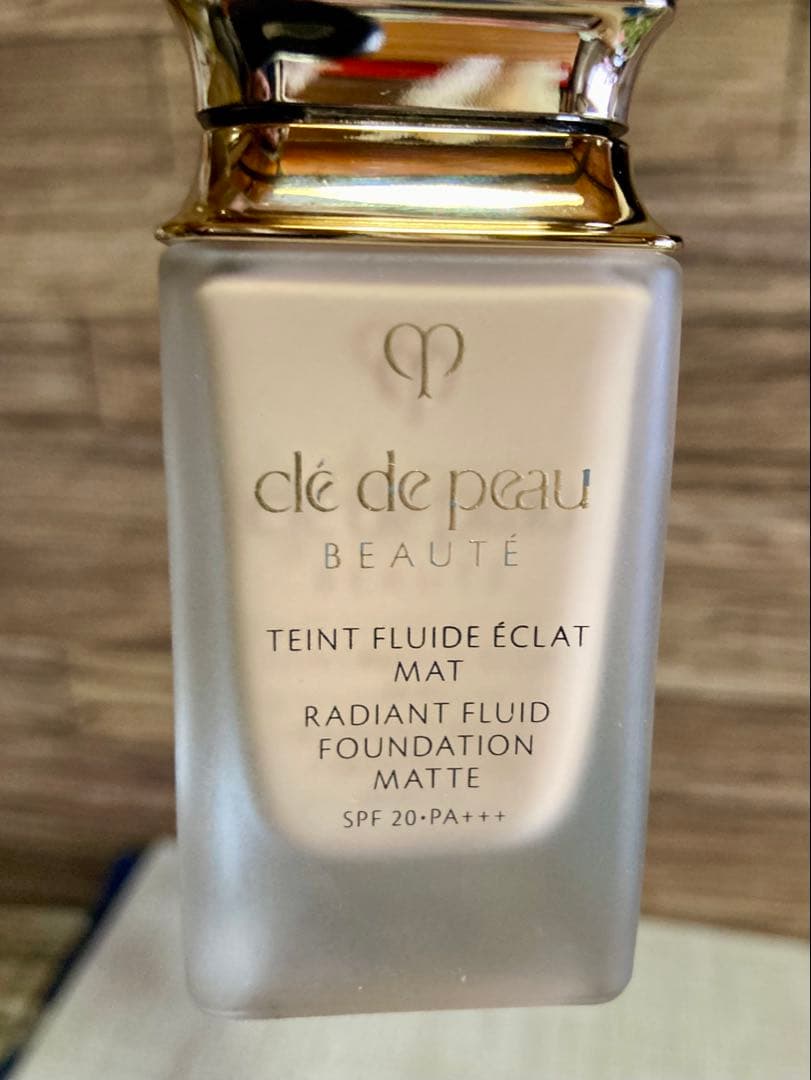 クレ・ド・ポーボーテ タンフリュイドエクラ マット【オークル20】