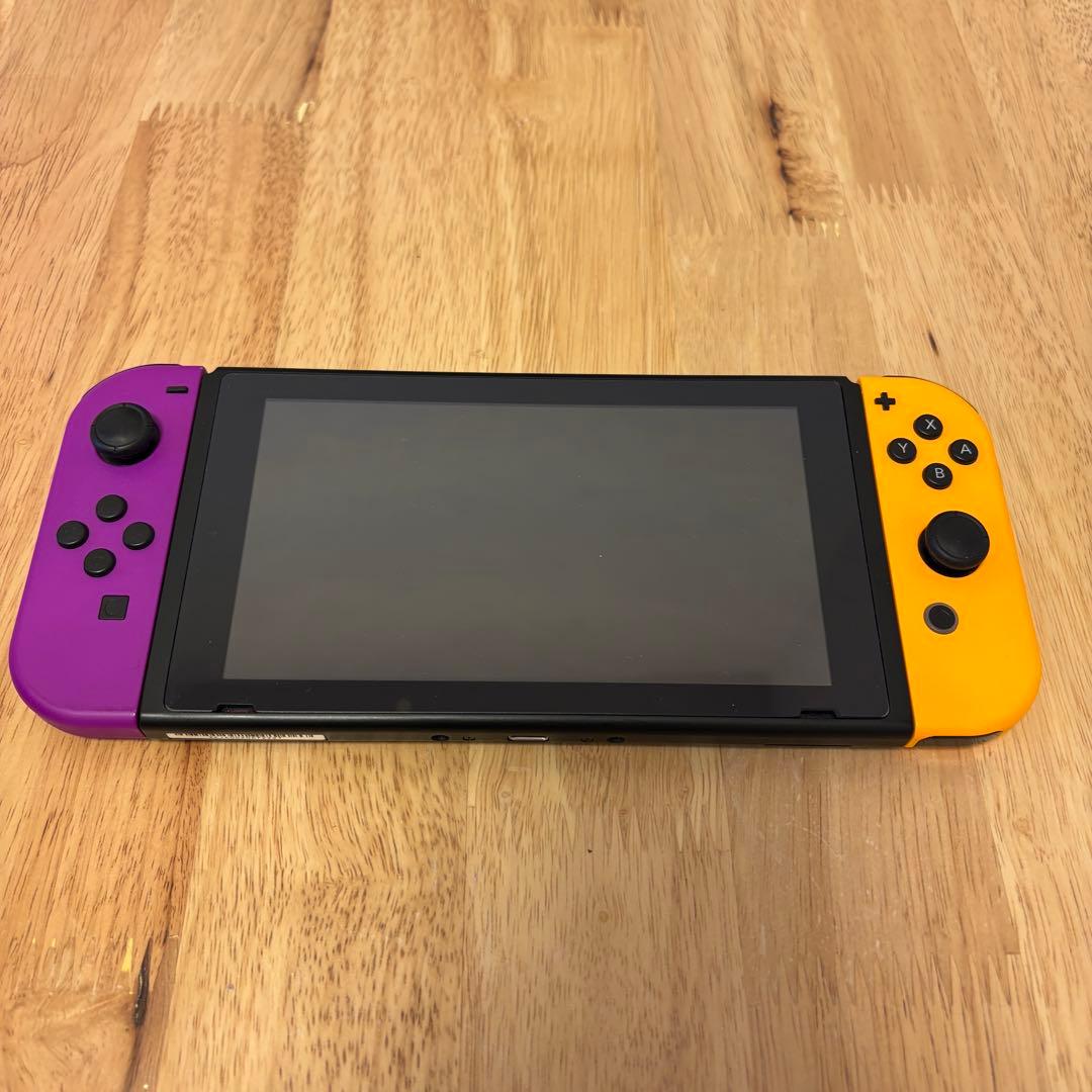Nintendo Switch 本体、ジョイコン、ドック、ケース、スタンドセット