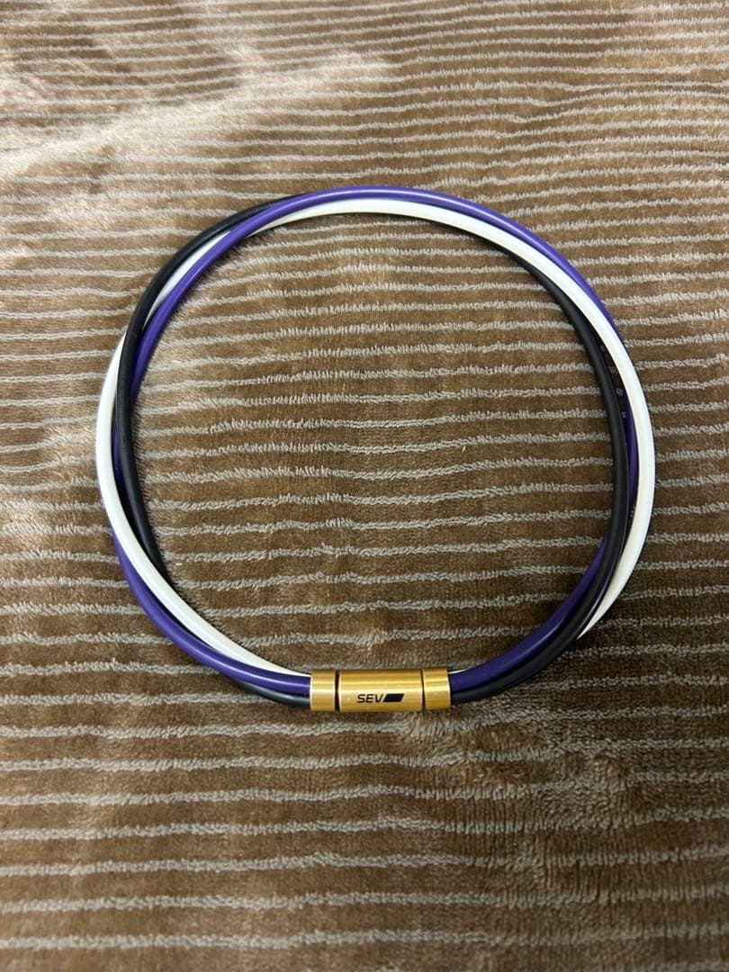 SEV Looper type 3G ネックレス 白/黒/紫