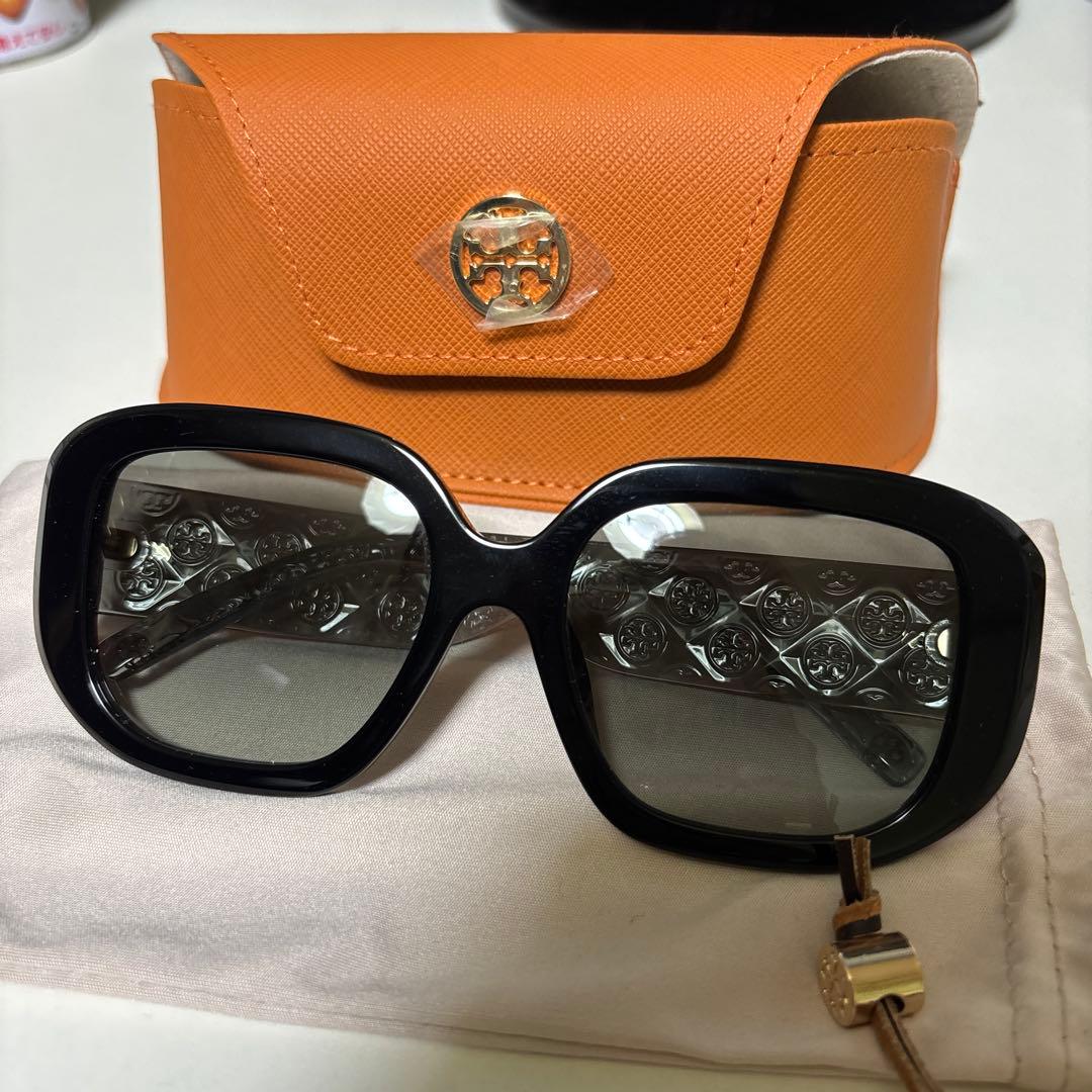 ToryBurch Tモノグラムスクエアサングラス