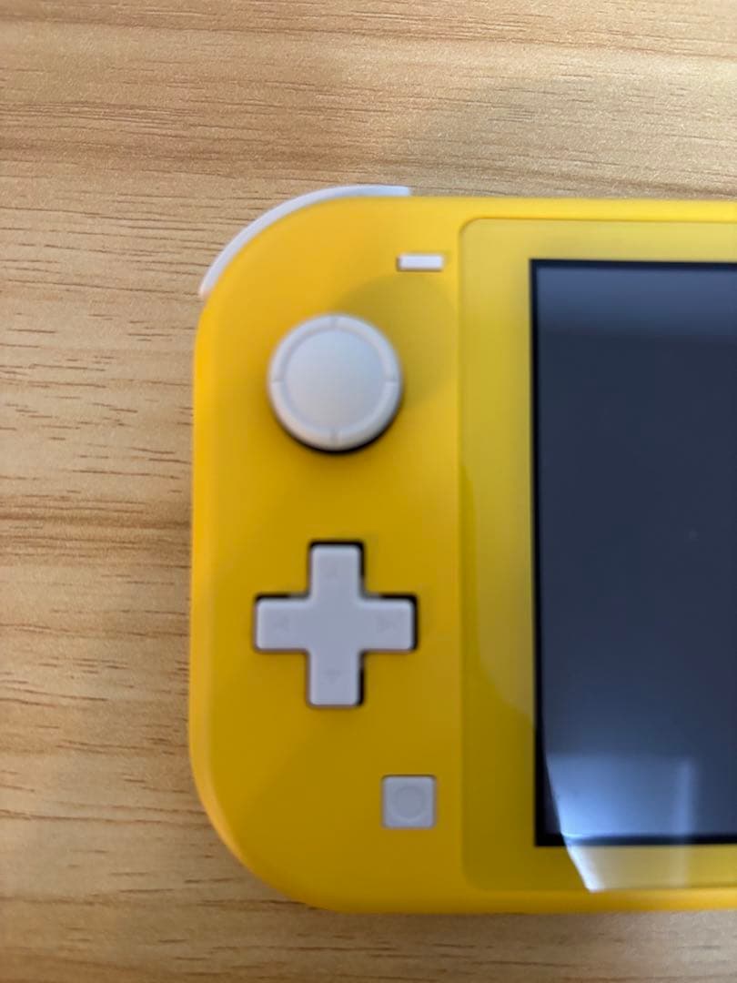 Switch Lite イエロー 本体 純正充電器付き 初期化済