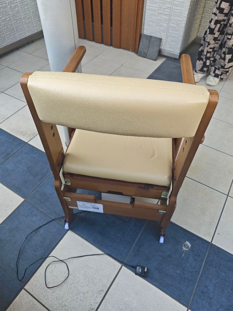 介護用トイレ付きのイス