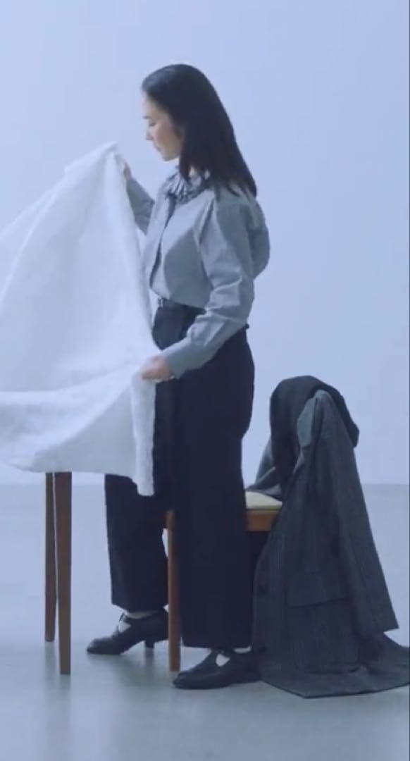 マーガレットハウエルフリルシャツ