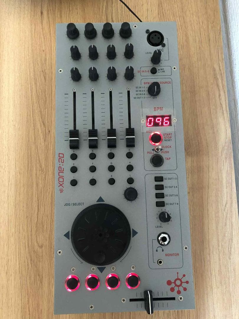 Allen & Heath XONE: 2D オーディオMIDIインターフェイス
