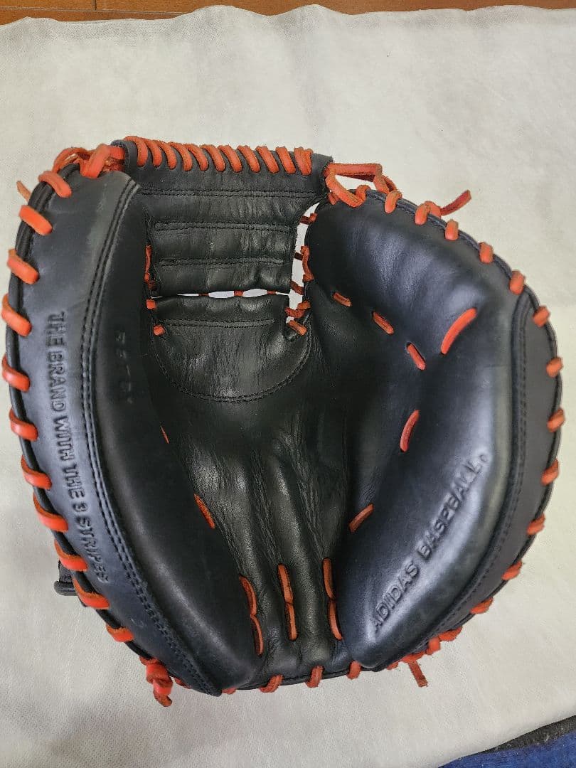 ★最終値下げ★adidas 軟式グローブ 黒/オレンジ　 キャッチャーミット