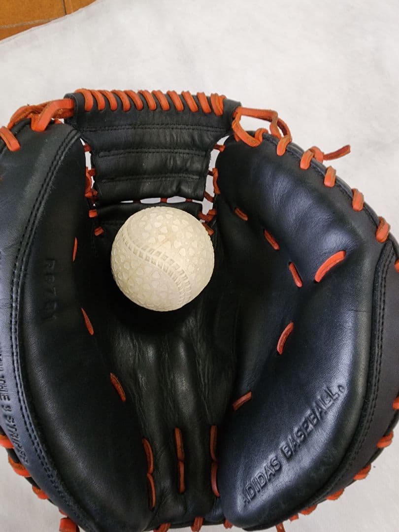 ★最終値下げ★adidas 軟式グローブ 黒/オレンジ　 キャッチャーミット