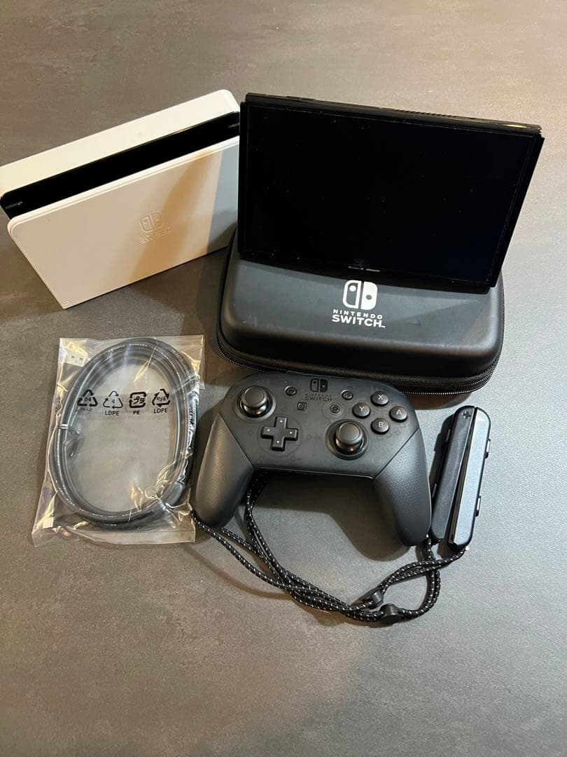 K 【動作確認済】Nintendo Switch本体 プロコン付きジョイコン無し