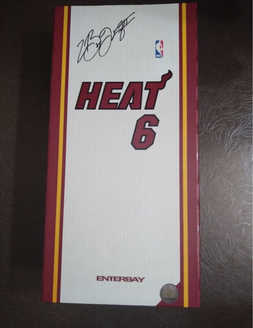 ENTERBAY レブロンジェームズ　リアルマスターピース　マイアミヒート