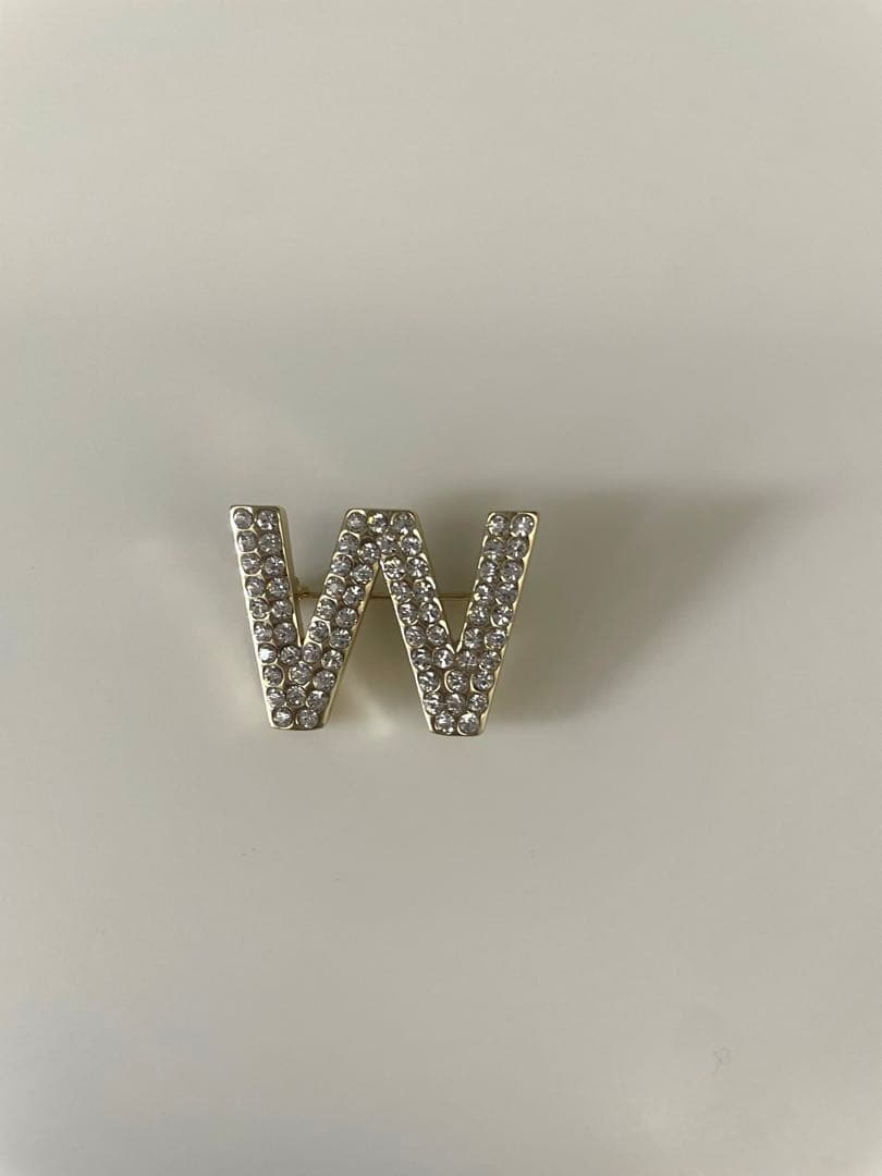 WeekendMaxMara Wモチーフ ブローチ