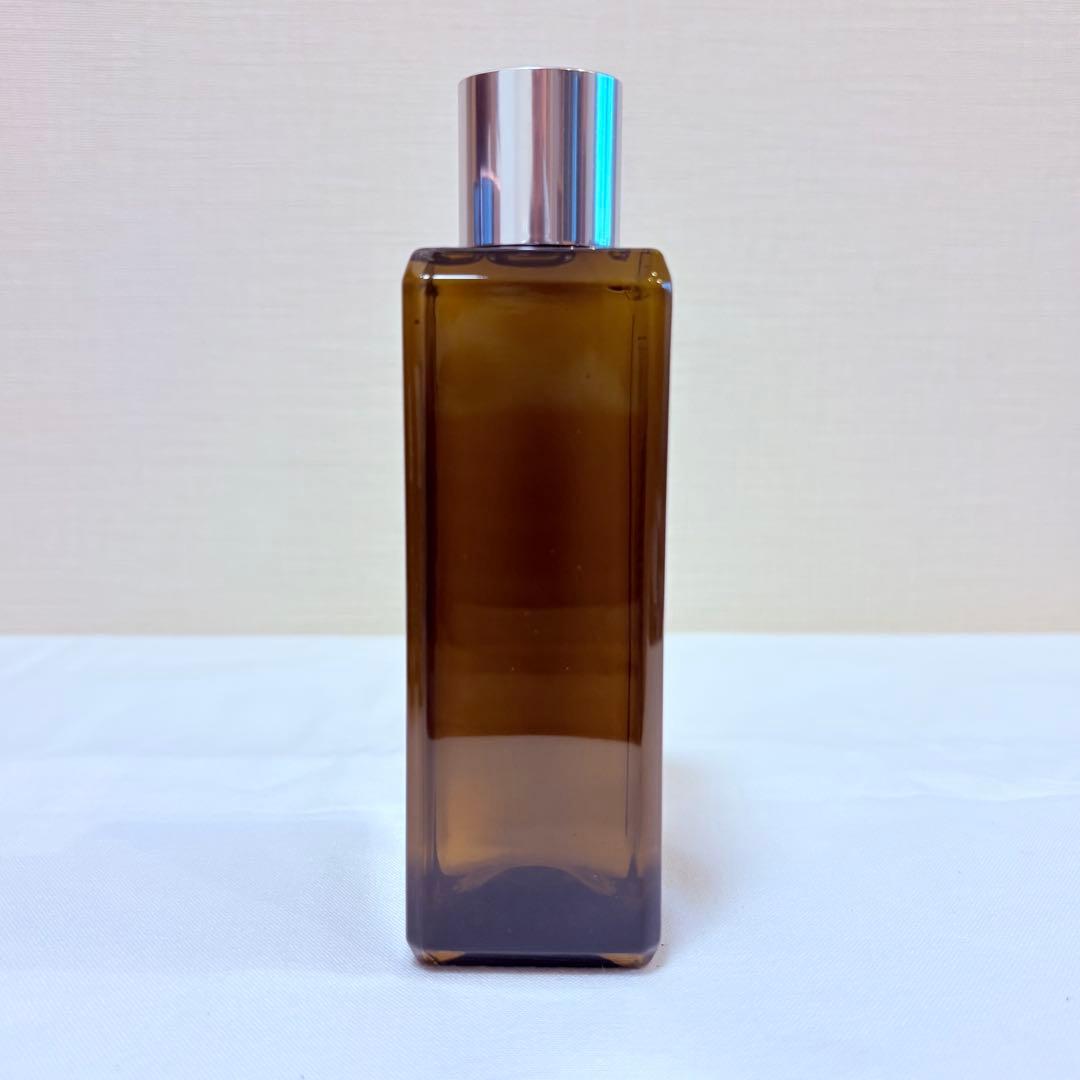 新品未使用　トムフォード　ウードウッド　シャワージェル　ボディソープ　250ml