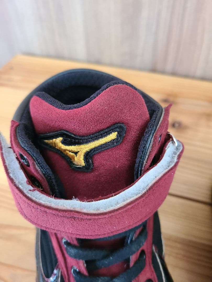 ミズノ ハイカットトレーニングシューズ ワインレッド×ブラック　アップシューズ