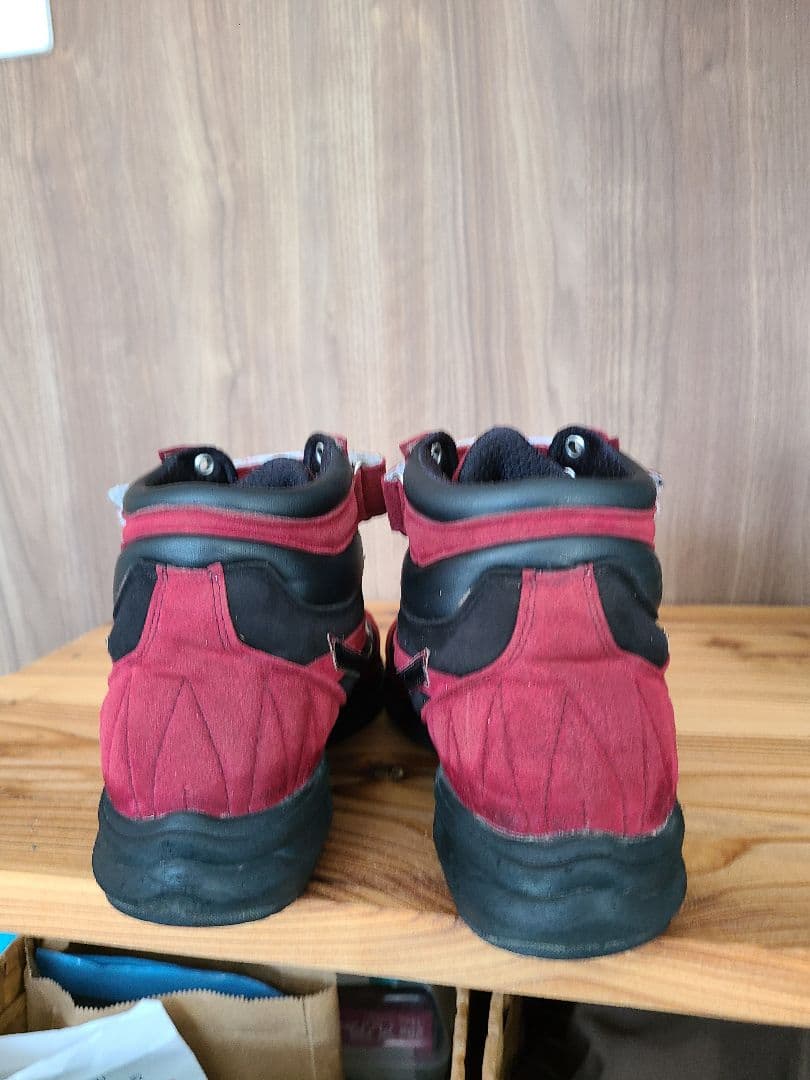 ミズノ ハイカットトレーニングシューズ ワインレッド×ブラック　アップシューズ