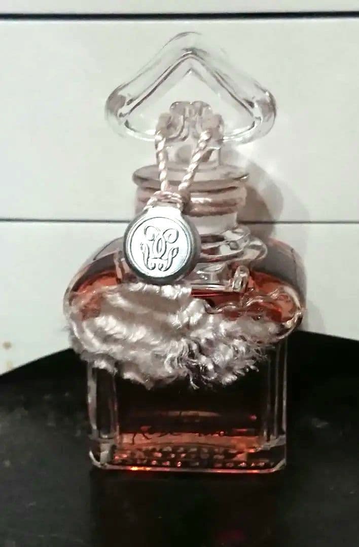 ラ プティット ローブ ノワール 香水 パルファム 廃盤 激レア 男ウケ最強