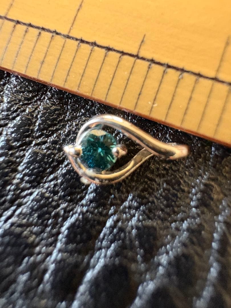 Pt900ブルーダイヤモンドトップ