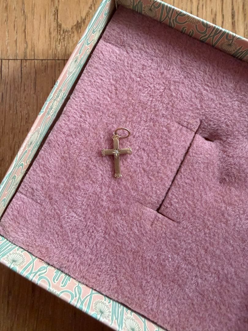 アガット クロスチャーム