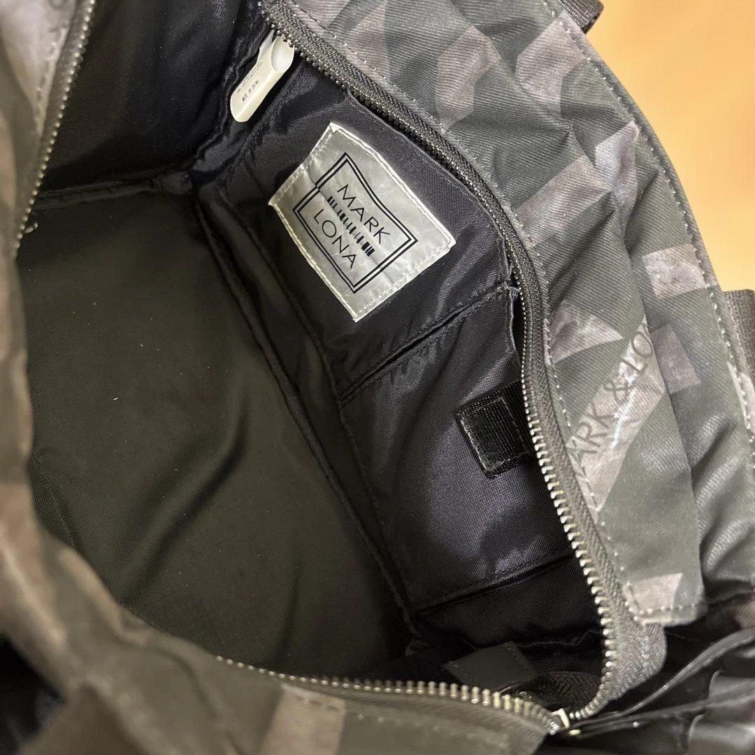 マークアンドロナ・ラウンドトートバッグ