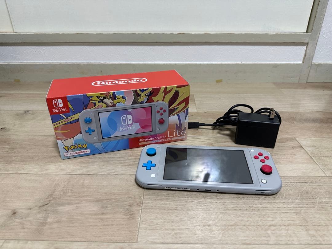 Nintendo Switch Lite ポケモン剣盾デザイン（中古）