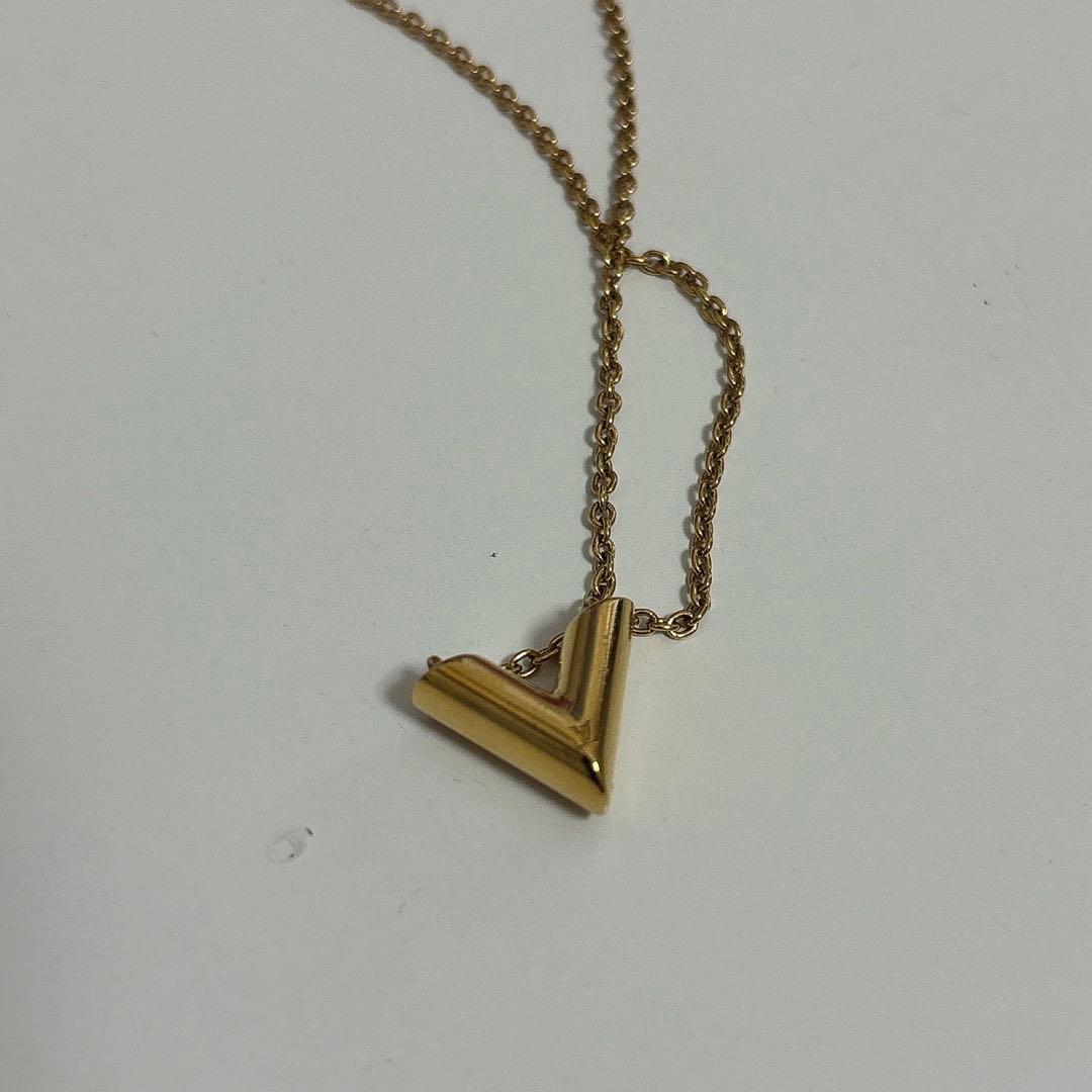 ルイヴィトン ネックレス エッセンシャルV M61083 ゴールド