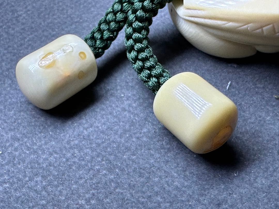 抹香鯨歯　マッコウクジラループタイ　ひょっとこ　アンティーク　和彫　骨董　飾り物