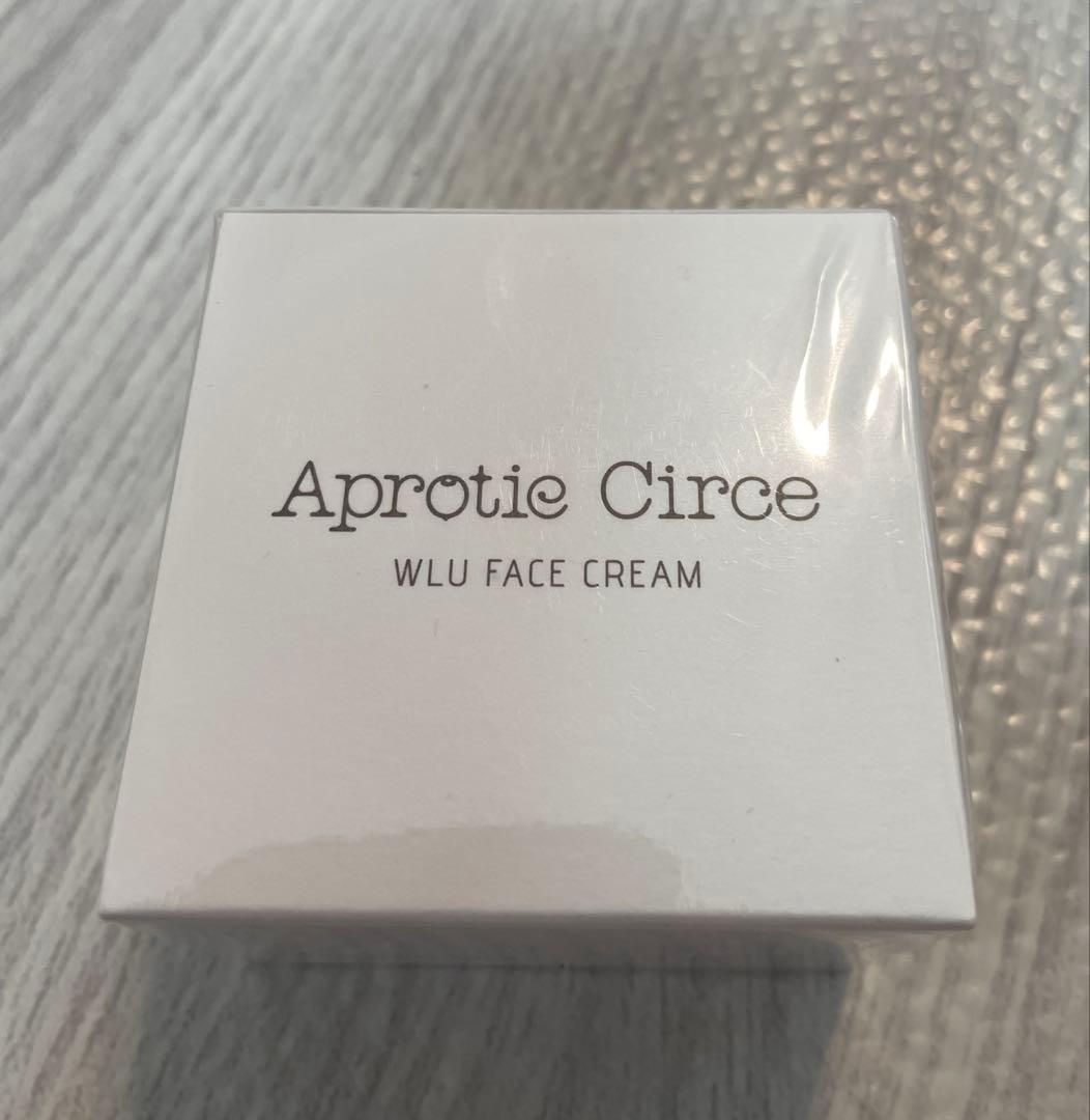 アプロティーチルチェ　WLUフェイスクリーム
