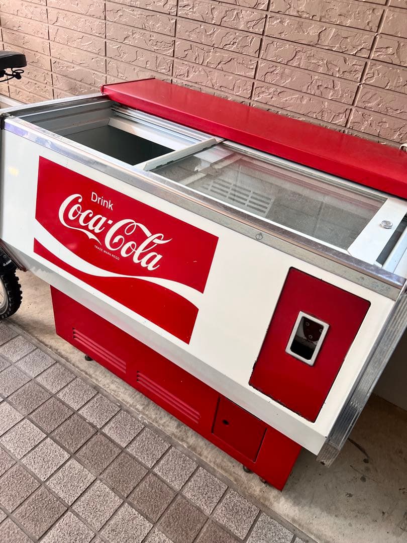 W*p様 Coca-Cola 冷凍庫 ガラス蓋付き