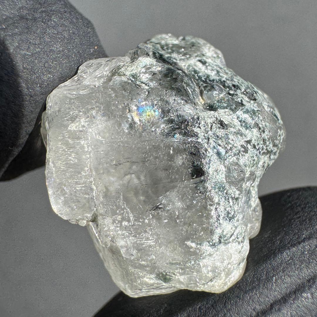 レインボー入り フェナカイト ロシア ウラル マリシェボ産 フェナサイト 鉱物