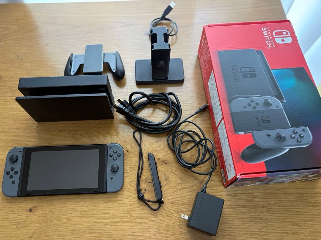 【Joy-Con充電器付 】Nintendo Switch 本体 ブラック