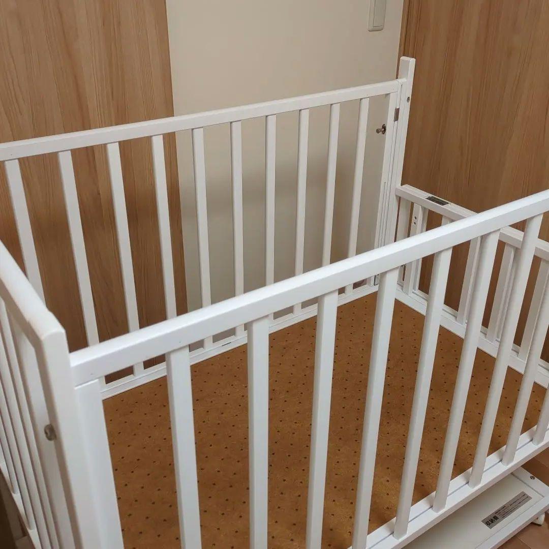 ヤマサキ ホワイト木製ベビーベッド ハイタイプベッド ツーオープン