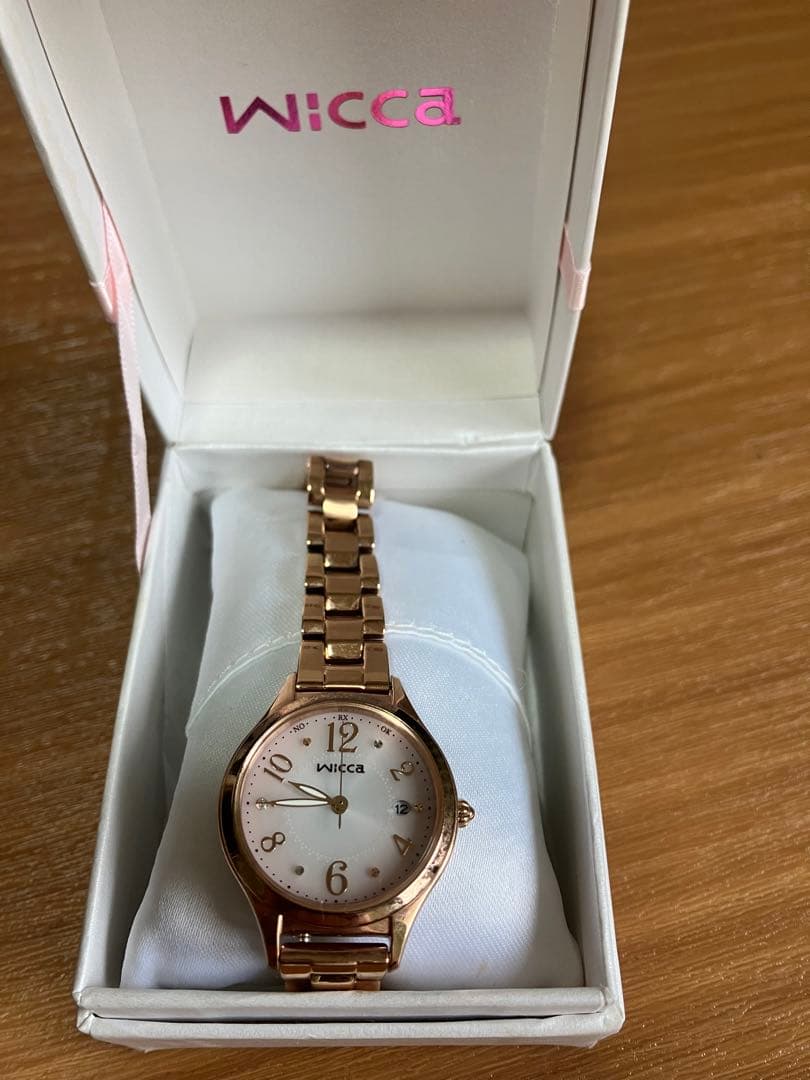 Wicca レディース電波腕時計 美品 ソーラー 取説付