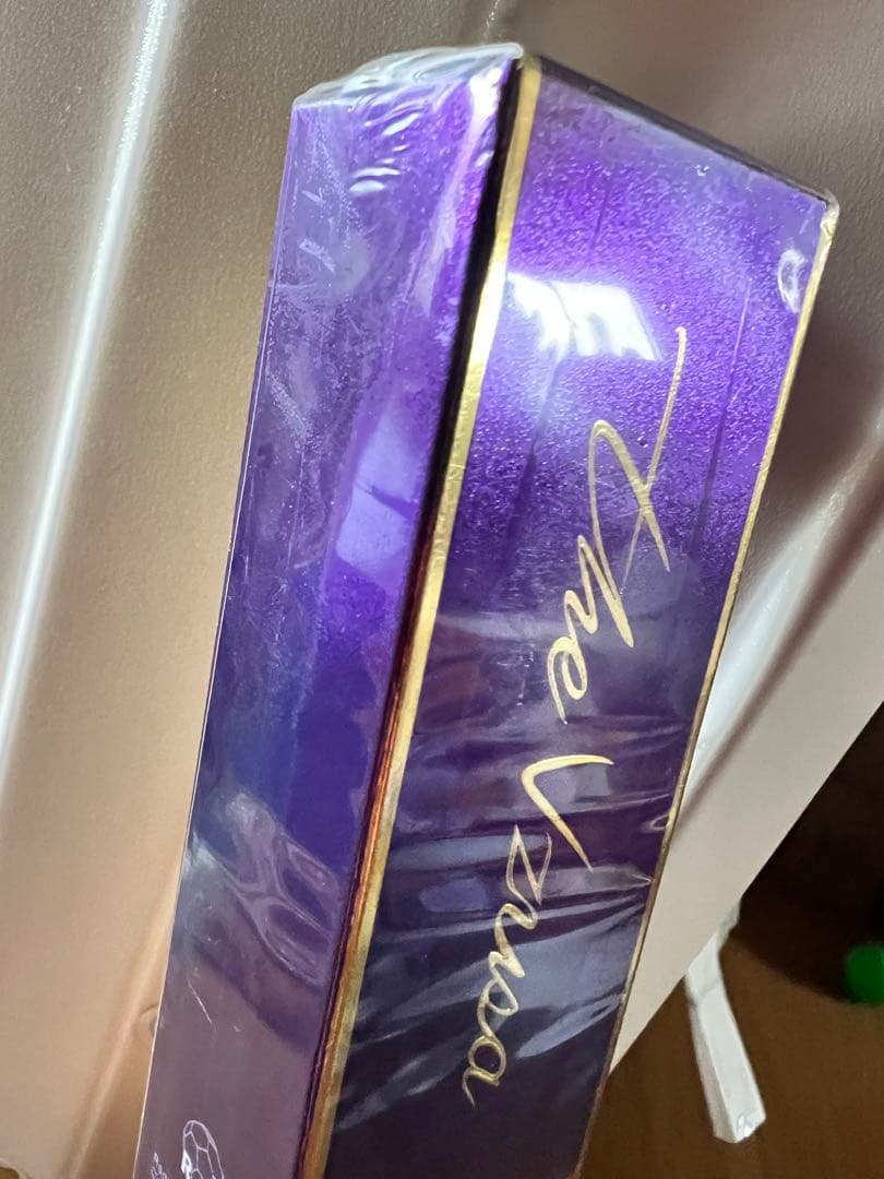 ザメデューサモイスチャーアイセラム