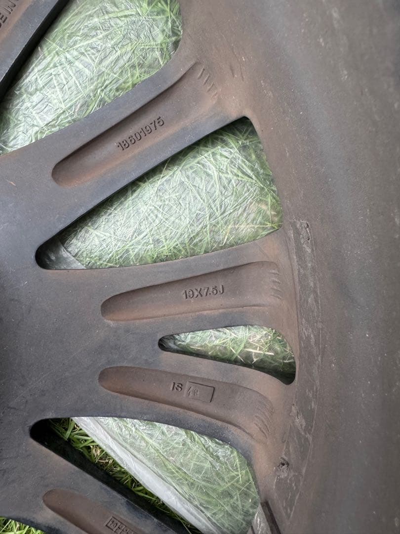 WORK PIETRA 19インチ 4本セット　ホイールロック付き！