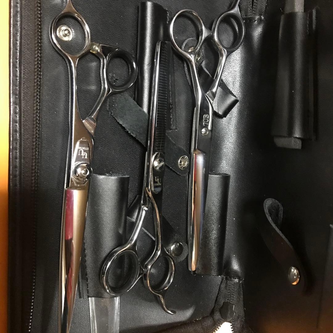 美容師　ハサミ