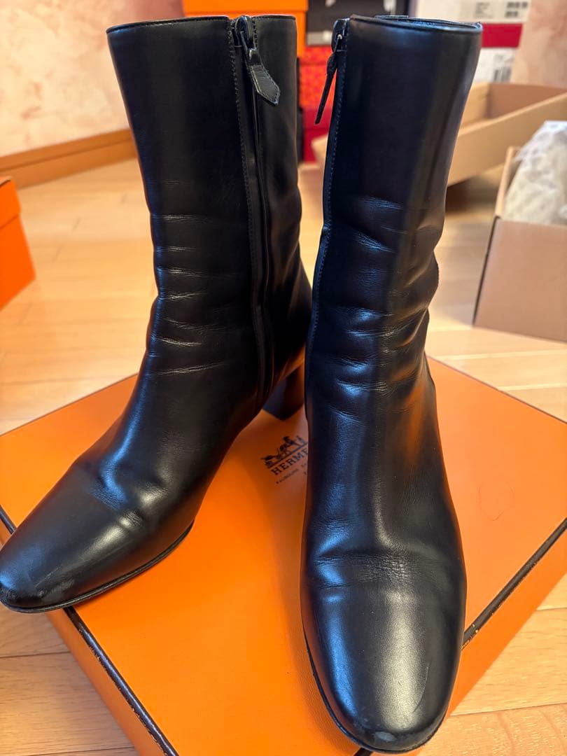HERMESエルメスブラックレザー中ヒールブーツ