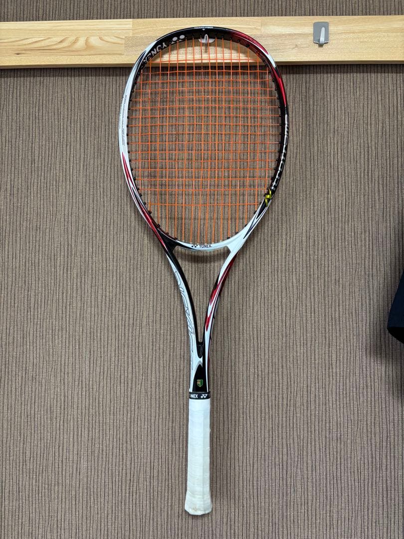 ソフトテニスラケット ヨネックス　ネクシーガ90s ホワイト/ブラック/レッド